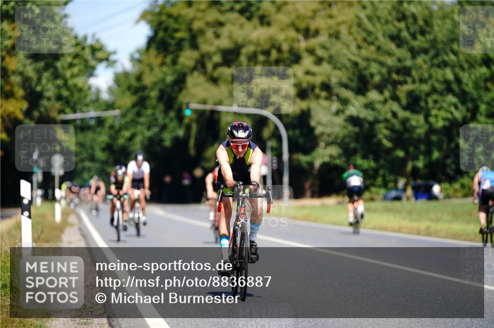 07.09.2025 - 19. Norderstedt Triathlon Michael Burmester http://msf.ph/oto/8836887 07.09.2025 12:50:33 Radfahren 205 meine-sportfotos.de