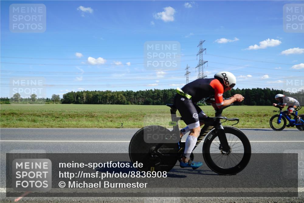 07.09.2025 - 19. Norderstedt Triathlon Michael Burmester http://msf.ph/oto/8836908 07.09.2025 14:08:08 Radfahren 393, 964, 969, 1020 meine-sportfotos.de