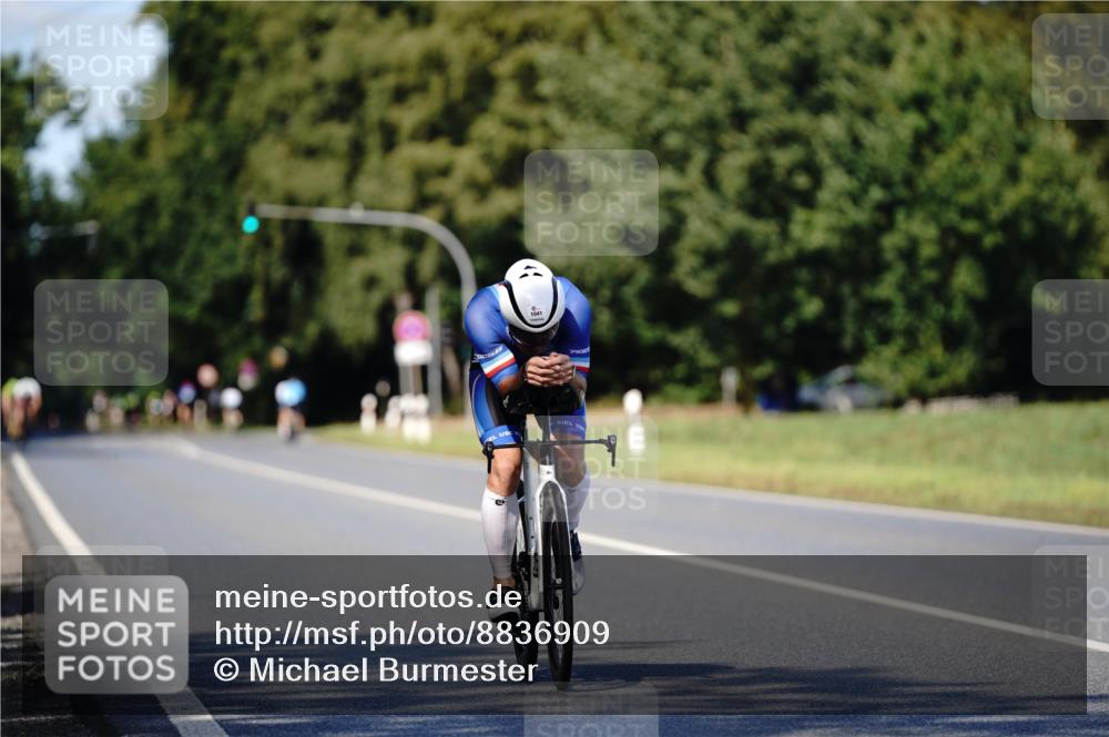 07.09.2025 - 19. Norderstedt Triathlon Michael Burmester http://msf.ph/oto/8836909 07.09.2025 14:10:57 Radfahren 1041 meine-sportfotos.de