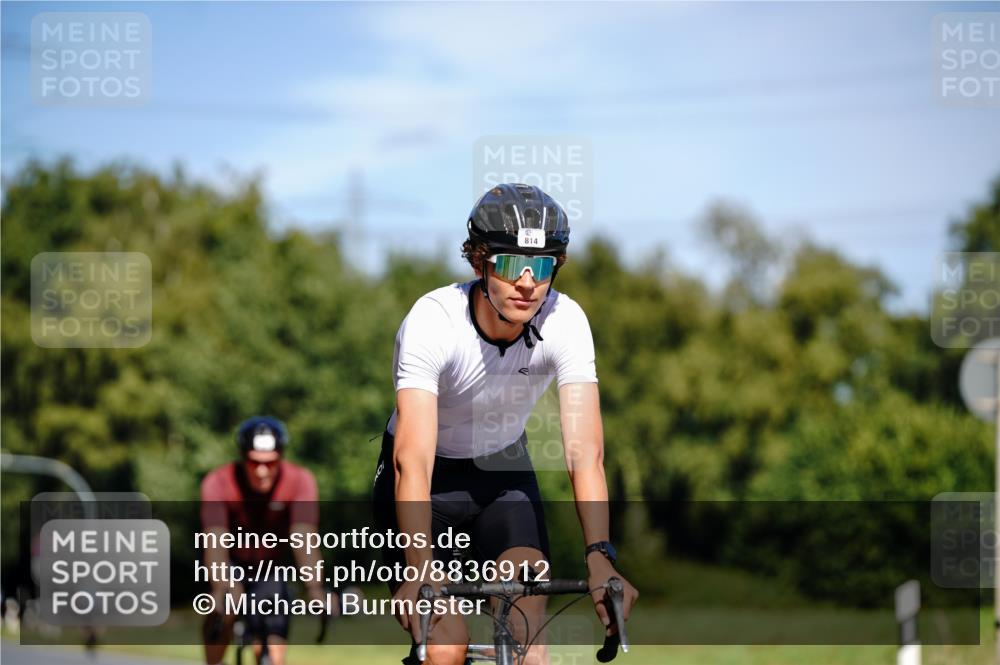 07.09.2025 - 19. Norderstedt Triathlon Michael Burmester http://msf.ph/oto/8836912 07.09.2025 12:50:39 Radfahren 347, 759, 814, 1262 meine-sportfotos.de