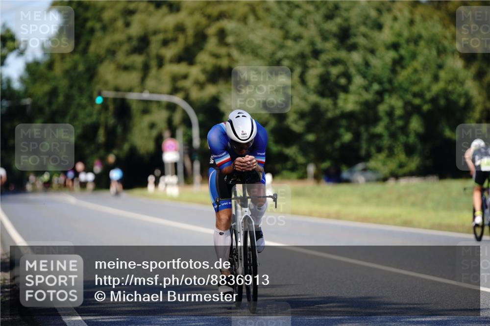 07.09.2025 - 19. Norderstedt Triathlon Michael Burmester http://msf.ph/oto/8836913 07.09.2025 14:10:57 Radfahren 1041 meine-sportfotos.de