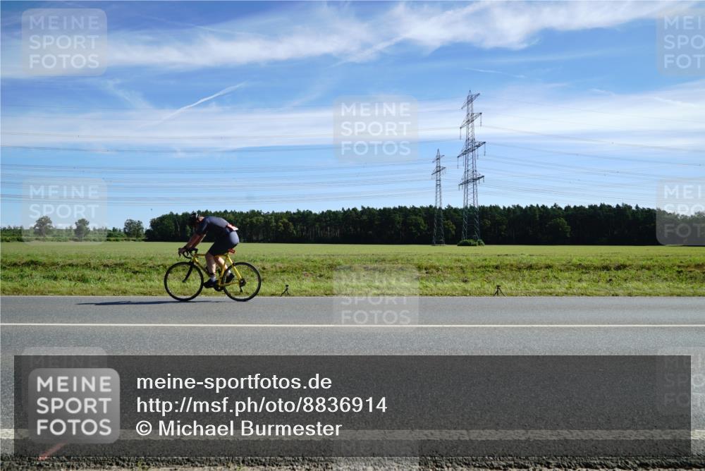 07.09.2025 - 19. Norderstedt Triathlon Michael Burmester http://msf.ph/oto/8836914 07.09.2025 12:02:09 Radfahren  meine-sportfotos.de