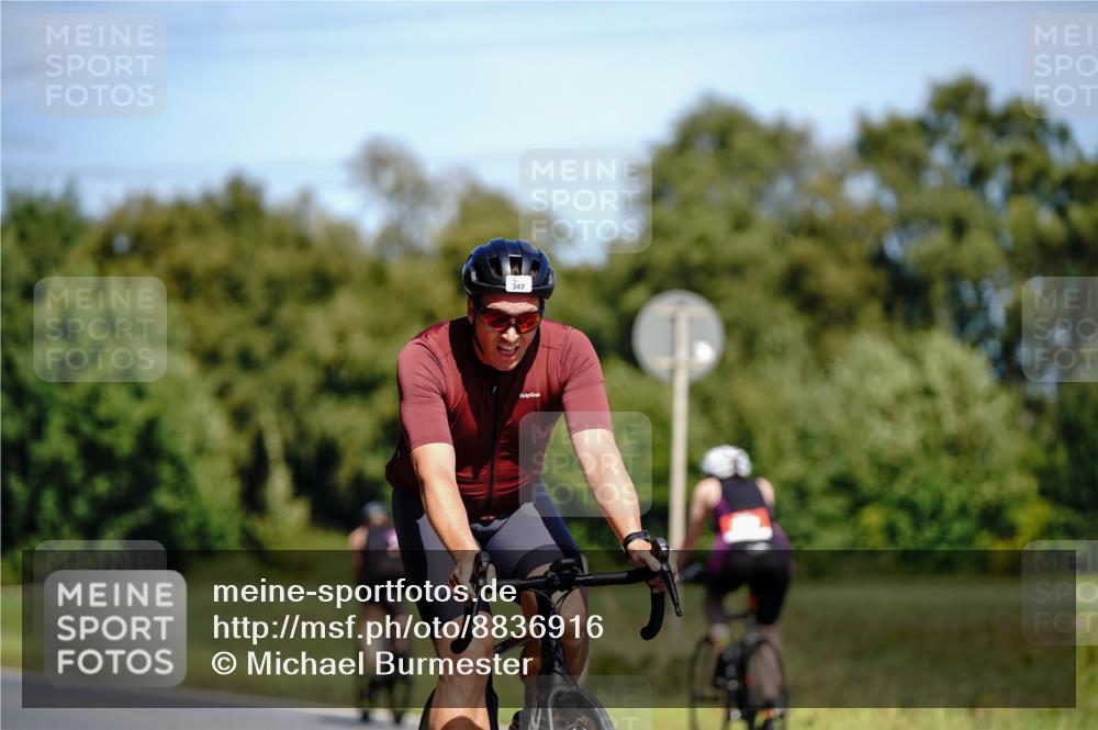 07.09.2025 - 19. Norderstedt Triathlon Michael Burmester http://msf.ph/oto/8836916 07.09.2025 12:50:40 Radfahren 347, 759, 814, 1262 meine-sportfotos.de