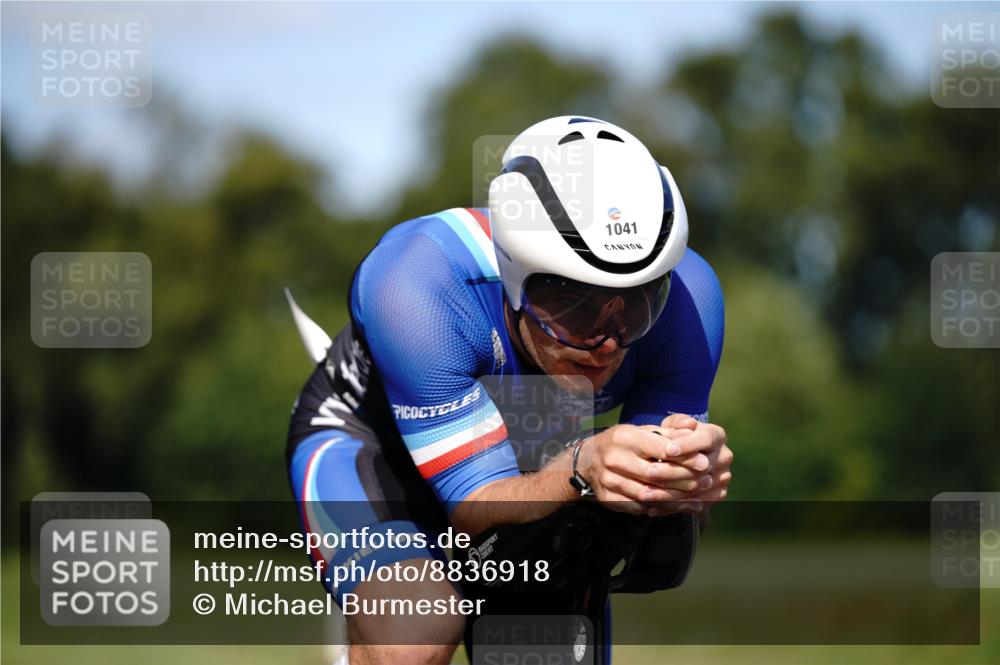 07.09.2025 - 19. Norderstedt Triathlon Michael Burmester http://msf.ph/oto/8836918 07.09.2025 14:10:59 Radfahren 1041 meine-sportfotos.de