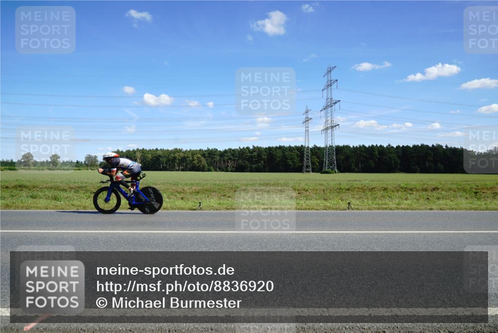 07.09.2025 - 19. Norderstedt Triathlon Michael Burmester http://msf.ph/oto/8836920 07.09.2025 14:08:09 Radfahren 393, 964, 969, 1020 meine-sportfotos.de