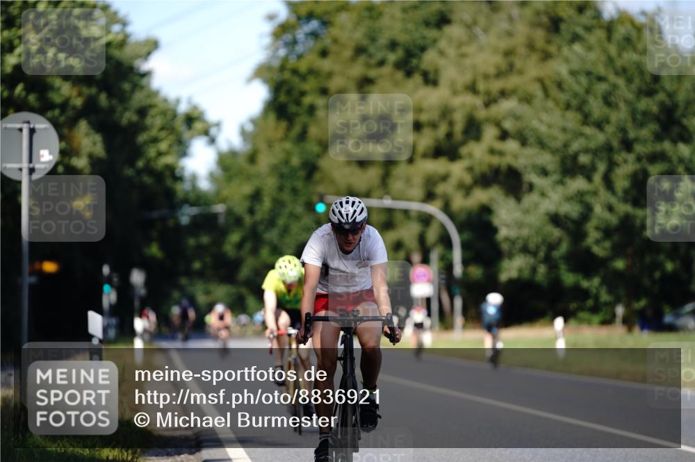 07.09.2025 - 19. Norderstedt Triathlon Michael Burmester http://msf.ph/oto/8836921 07.09.2025 14:11:12 Radfahren 1431, 1466 meine-sportfotos.de