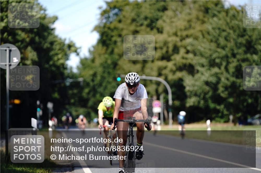 07.09.2025 - 19. Norderstedt Triathlon Michael Burmester http://msf.ph/oto/8836924 07.09.2025 14:11:12 Radfahren 1431, 1466 meine-sportfotos.de