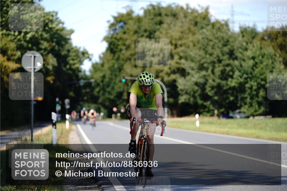 07.09.2025 - 19. Norderstedt Triathlon Michael Burmester http://msf.ph/oto/8836936 07.09.2025 14:11:14 Radfahren 1431, 1466 meine-sportfotos.de