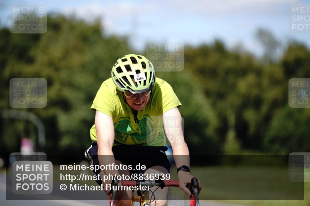 07.09.2025 - 19. Norderstedt Triathlon Michael Burmester http://msf.ph/oto/8836939 07.09.2025 14:11:15 Radfahren 1431, 1466 meine-sportfotos.de