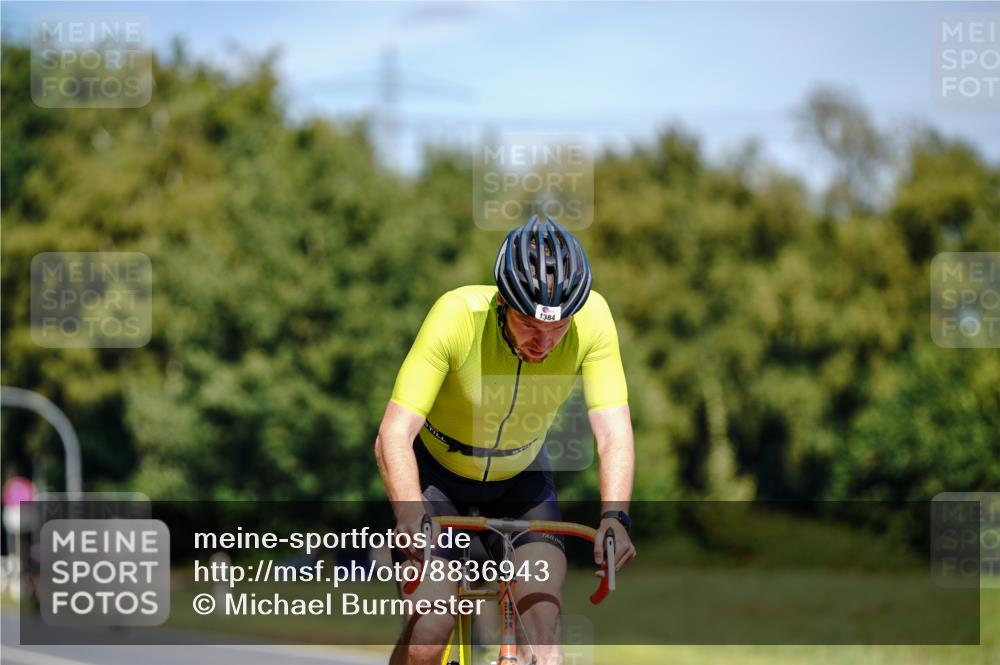 07.09.2025 - 19. Norderstedt Triathlon Michael Burmester http://msf.ph/oto/8836943 07.09.2025 12:50:47 Radfahren 274, 323, 324, 1384 meine-sportfotos.de