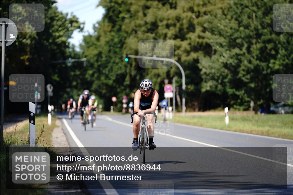 07.09.2025 - 19. Norderstedt Triathlon Michael Burmester http://msf.ph/oto/8836944 07.09.2025 14:11:21 Radfahren 363 meine-sportfotos.de