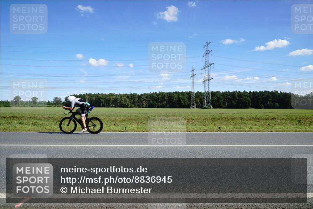 07.09.2025 - 19. Norderstedt Triathlon Michael Burmester http://msf.ph/oto/8836945 07.09.2025 14:08:16 Radfahren 1005 meine-sportfotos.de