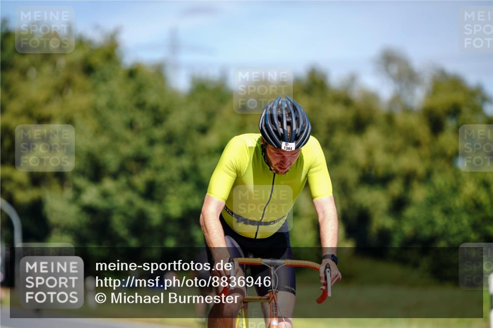 07.09.2025 - 19. Norderstedt Triathlon Michael Burmester http://msf.ph/oto/8836946 07.09.2025 12:50:47 Radfahren 274, 323, 324, 1384 meine-sportfotos.de