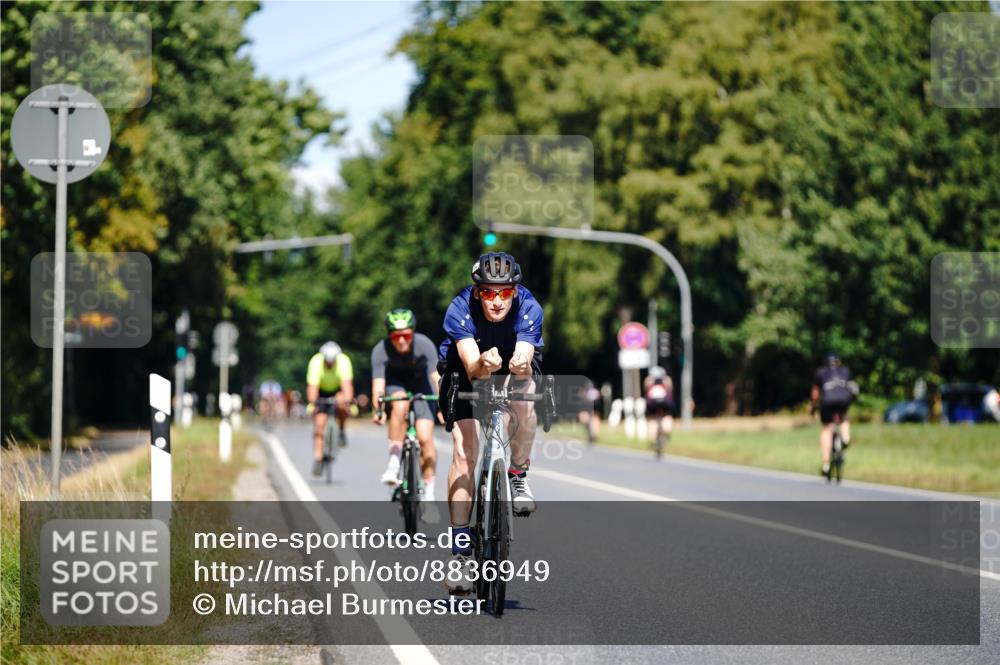 07.09.2025 - 19. Norderstedt Triathlon Michael Burmester http://msf.ph/oto/8836949 07.09.2025 12:50:50 Radfahren 274, 301, 324, 1299, 1384 meine-sportfotos.de
