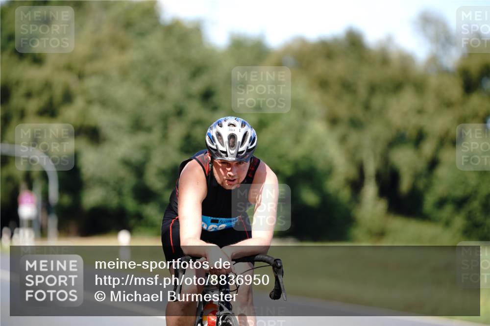 07.09.2025 - 19. Norderstedt Triathlon Michael Burmester http://msf.ph/oto/8836950 07.09.2025 14:11:23 Radfahren 363 meine-sportfotos.de