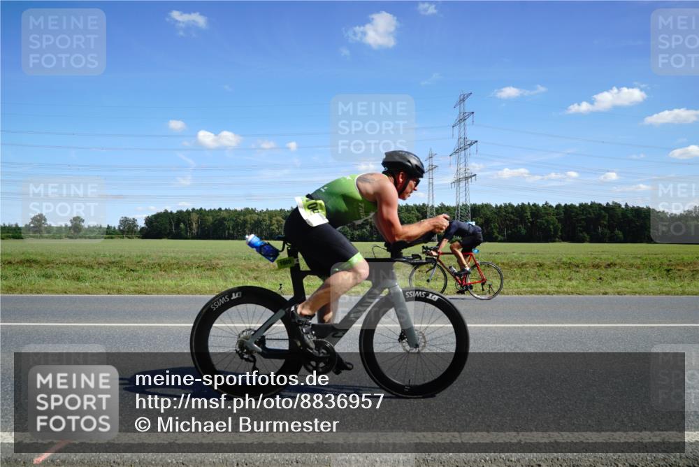 07.09.2025 - 19. Norderstedt Triathlon Michael Burmester http://msf.ph/oto/8836957 07.09.2025 14:08:18 Radfahren 1005 meine-sportfotos.de