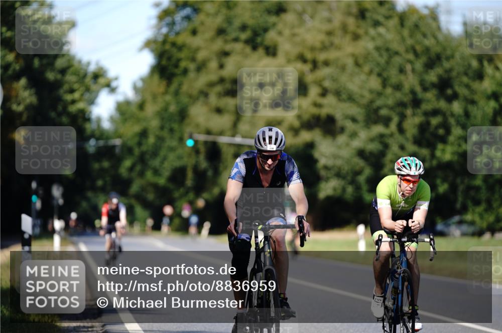 07.09.2025 - 19. Norderstedt Triathlon Michael Burmester http://msf.ph/oto/8836959 07.09.2025 14:11:27 Radfahren 410, 1004 meine-sportfotos.de