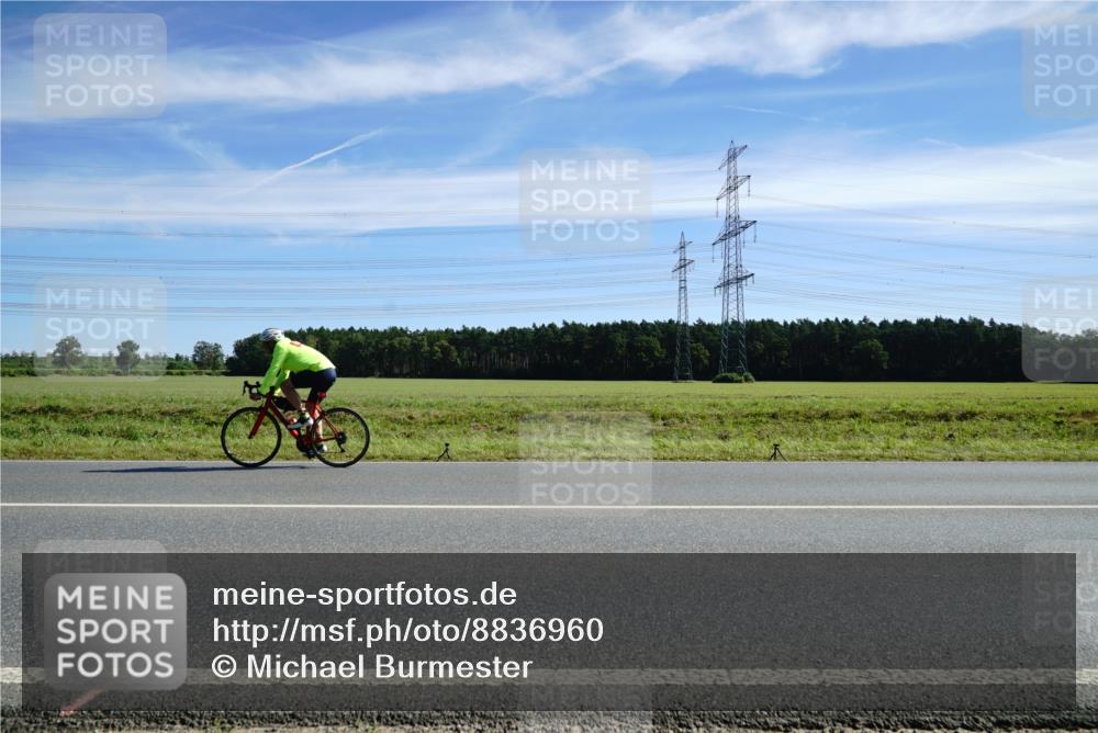 07.09.2025 - 19. Norderstedt Triathlon Michael Burmester http://msf.ph/oto/8836960 07.09.2025 12:02:12 Radfahren  meine-sportfotos.de