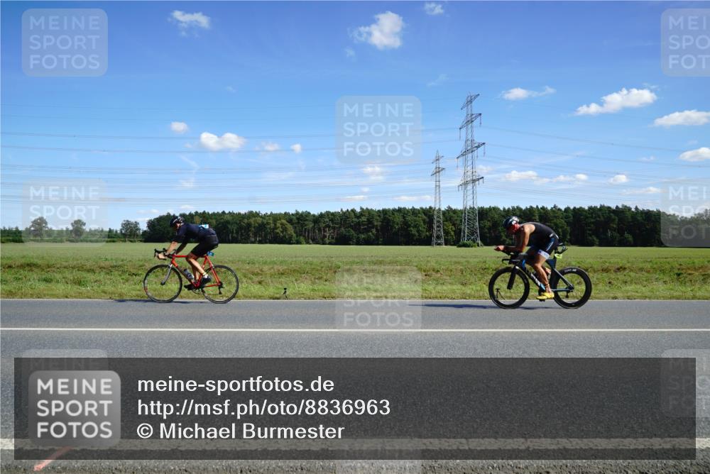 07.09.2025 - 19. Norderstedt Triathlon Michael Burmester http://msf.ph/oto/8836963 07.09.2025 14:08:19 Radfahren 1005 meine-sportfotos.de