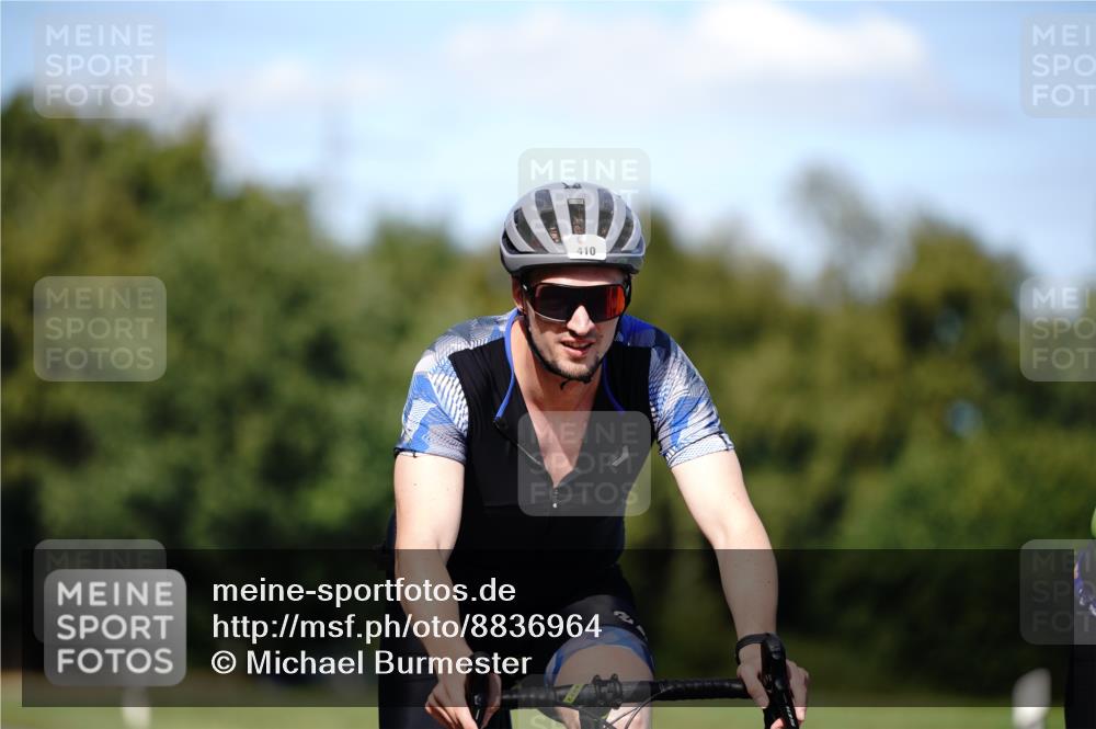 07.09.2025 - 19. Norderstedt Triathlon Michael Burmester http://msf.ph/oto/8836964 07.09.2025 14:11:29 Radfahren 410, 1004 meine-sportfotos.de