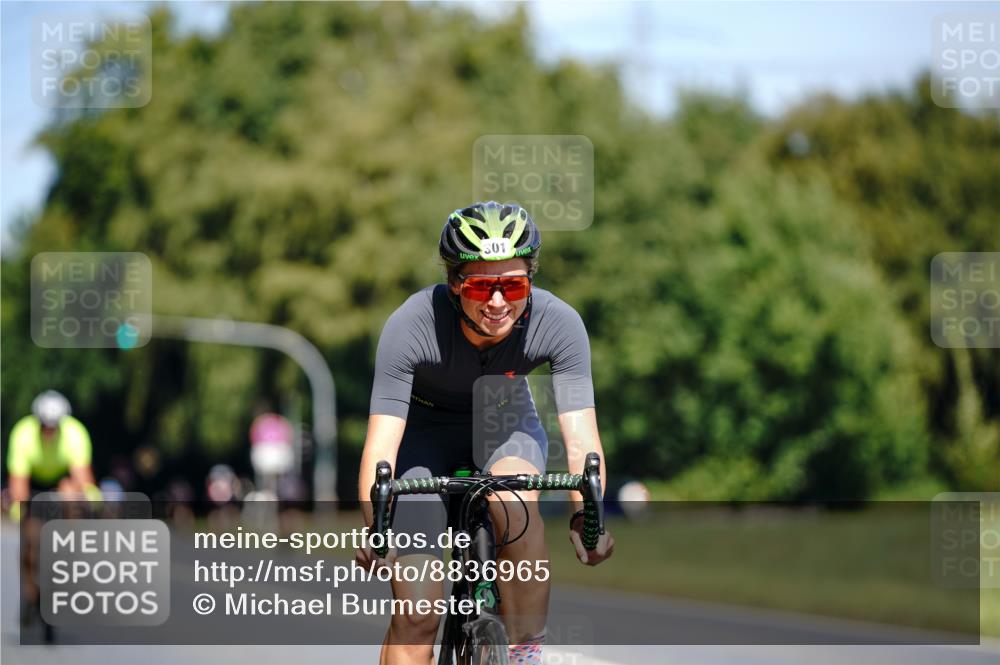 07.09.2025 - 19. Norderstedt Triathlon Michael Burmester http://msf.ph/oto/8836965 07.09.2025 12:50:53 Radfahren 301, 313, 1299 meine-sportfotos.de
