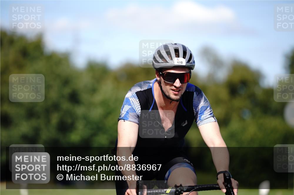 07.09.2025 - 19. Norderstedt Triathlon Michael Burmester http://msf.ph/oto/8836967 07.09.2025 14:11:29 Radfahren 410, 1004 meine-sportfotos.de