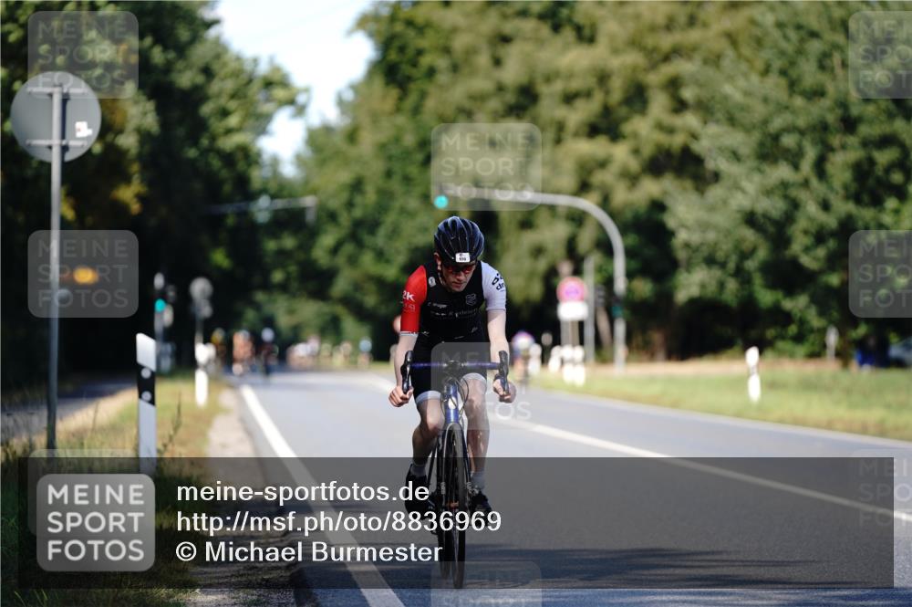 07.09.2025 - 19. Norderstedt Triathlon Michael Burmester http://msf.ph/oto/8836969 07.09.2025 14:11:32 Radfahren 970 meine-sportfotos.de