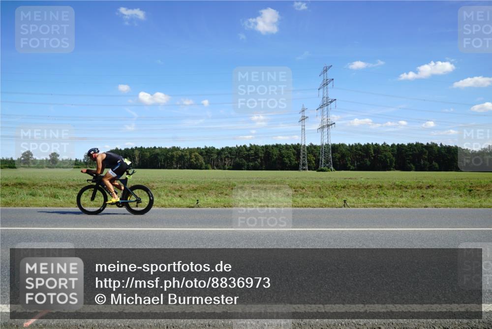 07.09.2025 - 19. Norderstedt Triathlon Michael Burmester http://msf.ph/oto/8836973 07.09.2025 14:08:19 Radfahren 1005 meine-sportfotos.de