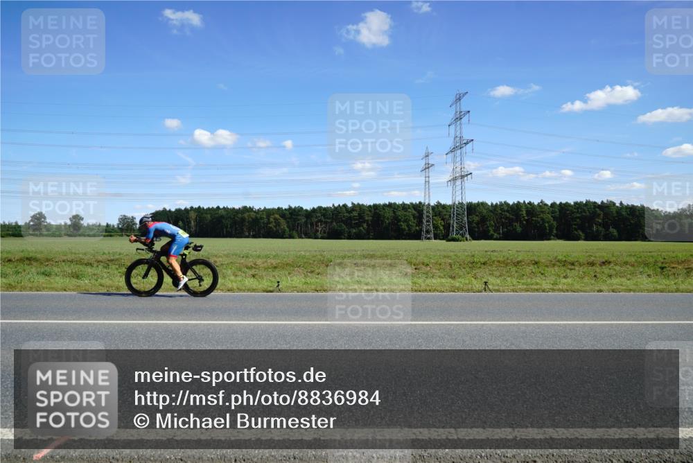 07.09.2025 - 19. Norderstedt Triathlon Michael Burmester http://msf.ph/oto/8836984 07.09.2025 14:08:23 Radfahren 987, 995, 1015 meine-sportfotos.de