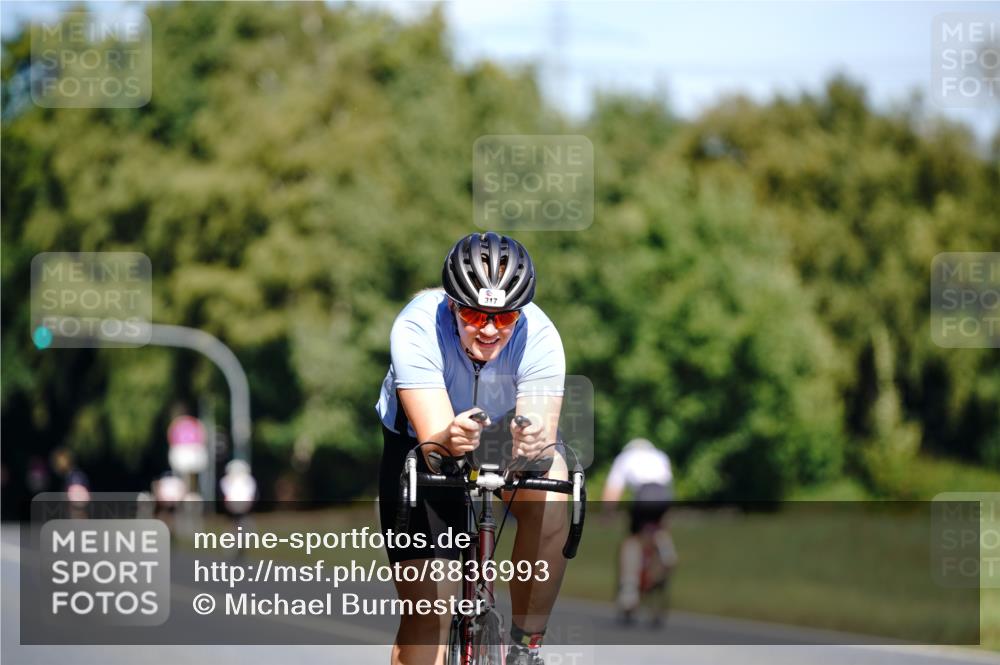 07.09.2025 - 19. Norderstedt Triathlon Michael Burmester http://msf.ph/oto/8836993 07.09.2025 12:51:07 Radfahren 317 meine-sportfotos.de