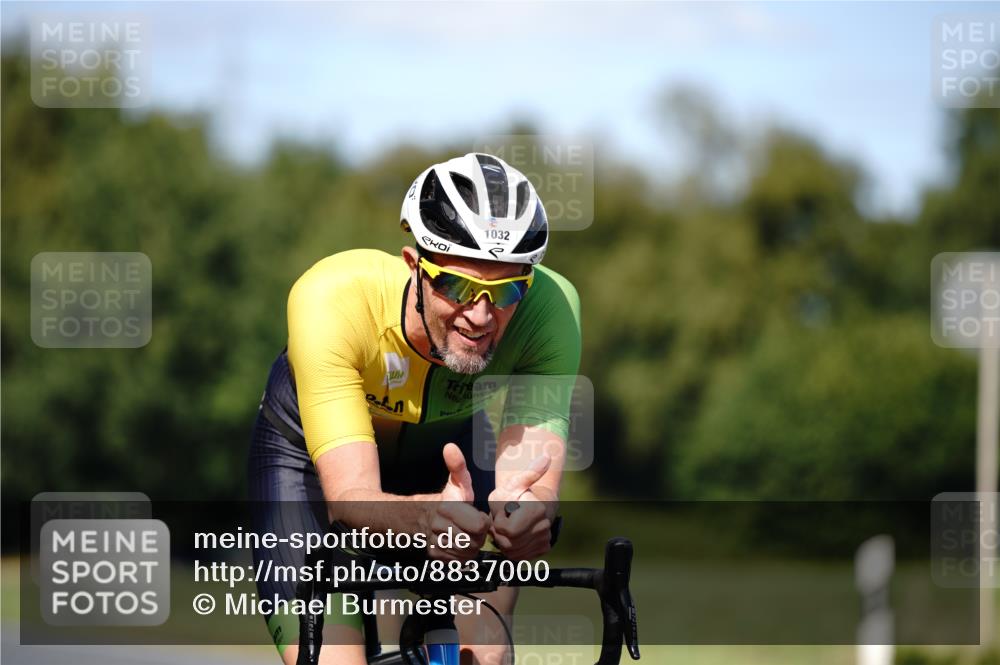 07.09.2025 - 19. Norderstedt Triathlon Michael Burmester http://msf.ph/oto/8837000 07.09.2025 14:11:50 Radfahren 1032 meine-sportfotos.de