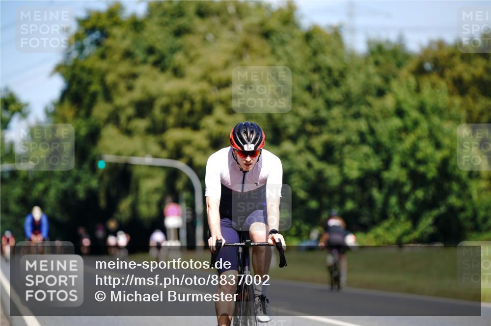 07.09.2025 - 19. Norderstedt Triathlon Michael Burmester http://msf.ph/oto/8837002 07.09.2025 12:51:15 Radfahren 754 meine-sportfotos.de