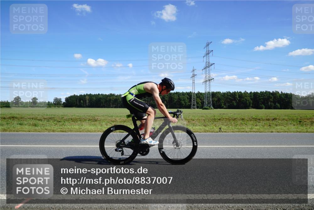 07.09.2025 - 19. Norderstedt Triathlon Michael Burmester http://msf.ph/oto/8837007 07.09.2025 14:08:25 Radfahren 987, 995, 1006, 1015 meine-sportfotos.de