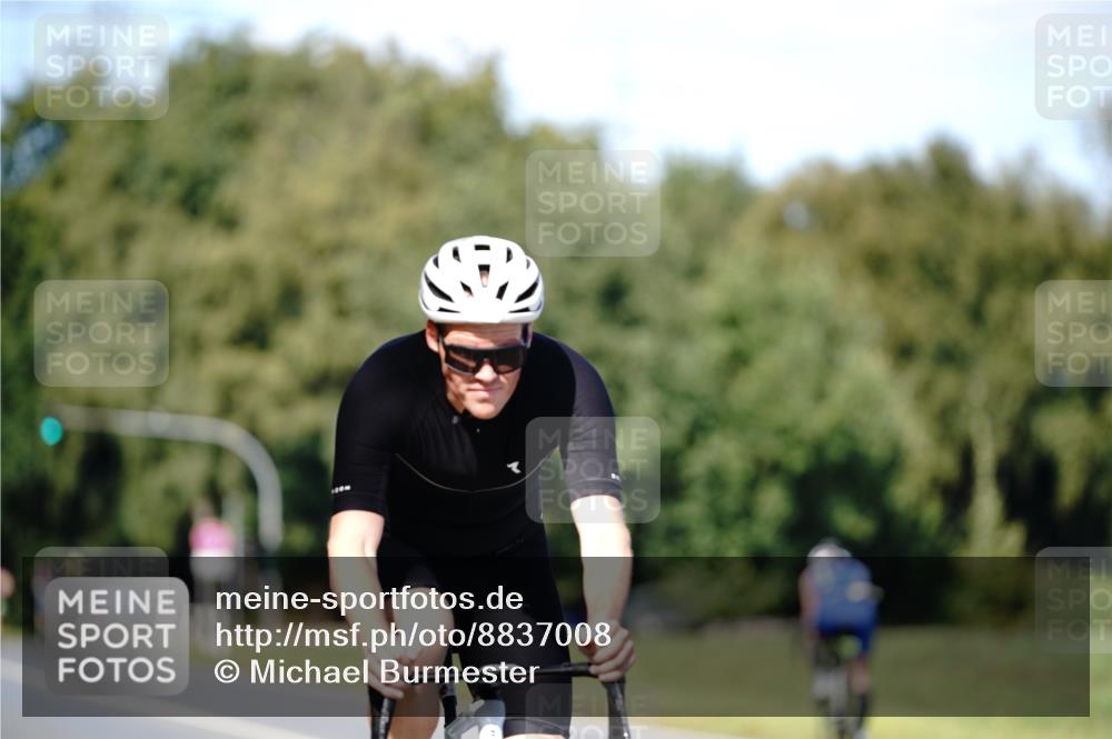 07.09.2025 - 19. Norderstedt Triathlon Michael Burmester http://msf.ph/oto/8837008 07.09.2025 14:11:57 Radfahren 1025 meine-sportfotos.de