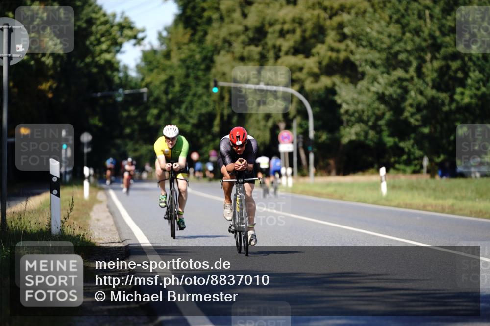 07.09.2025 - 19. Norderstedt Triathlon Michael Burmester http://msf.ph/oto/8837010 07.09.2025 14:12:05 Radfahren 911, 1029 meine-sportfotos.de