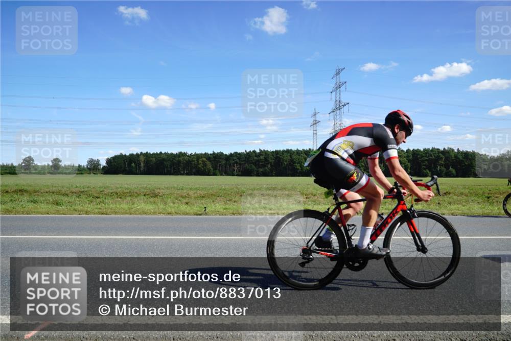 07.09.2025 - 19. Norderstedt Triathlon Michael Burmester http://msf.ph/oto/8837013 07.09.2025 14:08:25 Radfahren 987, 995, 1006, 1015 meine-sportfotos.de