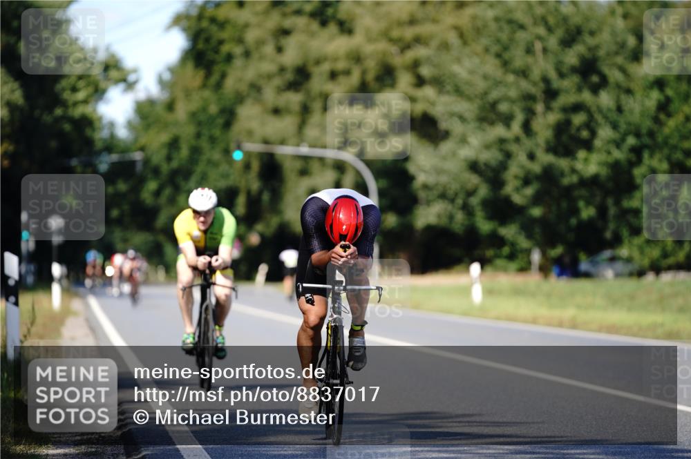 07.09.2025 - 19. Norderstedt Triathlon Michael Burmester http://msf.ph/oto/8837017 07.09.2025 14:12:06 Radfahren 911, 1029 meine-sportfotos.de
