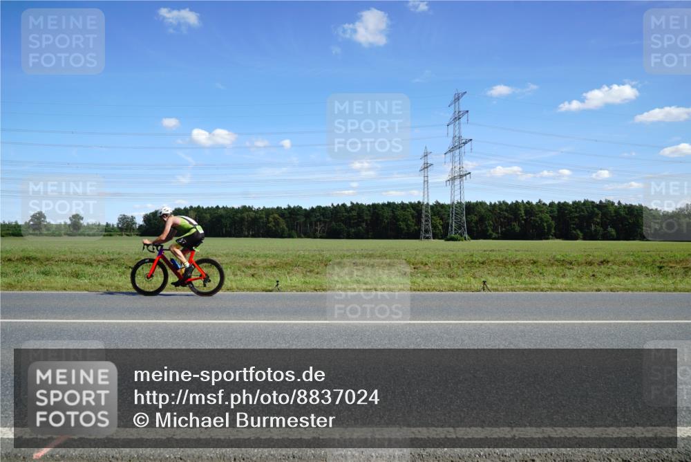 07.09.2025 - 19. Norderstedt Triathlon Michael Burmester http://msf.ph/oto/8837024 07.09.2025 14:08:26 Radfahren 987, 995, 1006, 1015 meine-sportfotos.de
