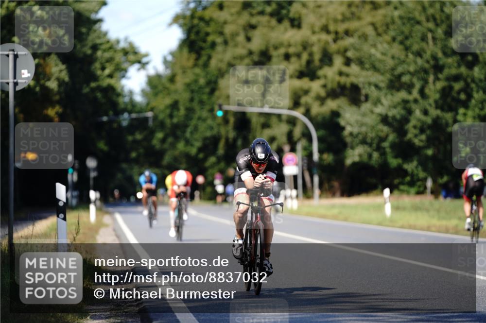 07.09.2025 - 19. Norderstedt Triathlon Michael Burmester http://msf.ph/oto/8837032 07.09.2025 14:12:13 Radfahren 983 meine-sportfotos.de