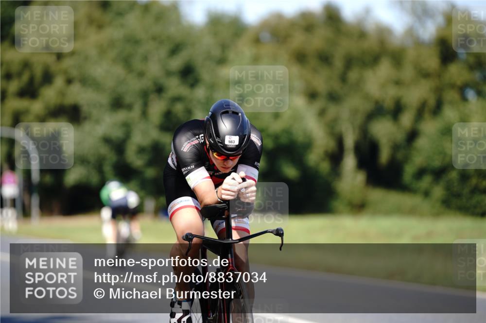 07.09.2025 - 19. Norderstedt Triathlon Michael Burmester http://msf.ph/oto/8837034 07.09.2025 14:12:14 Radfahren 975, 983 meine-sportfotos.de