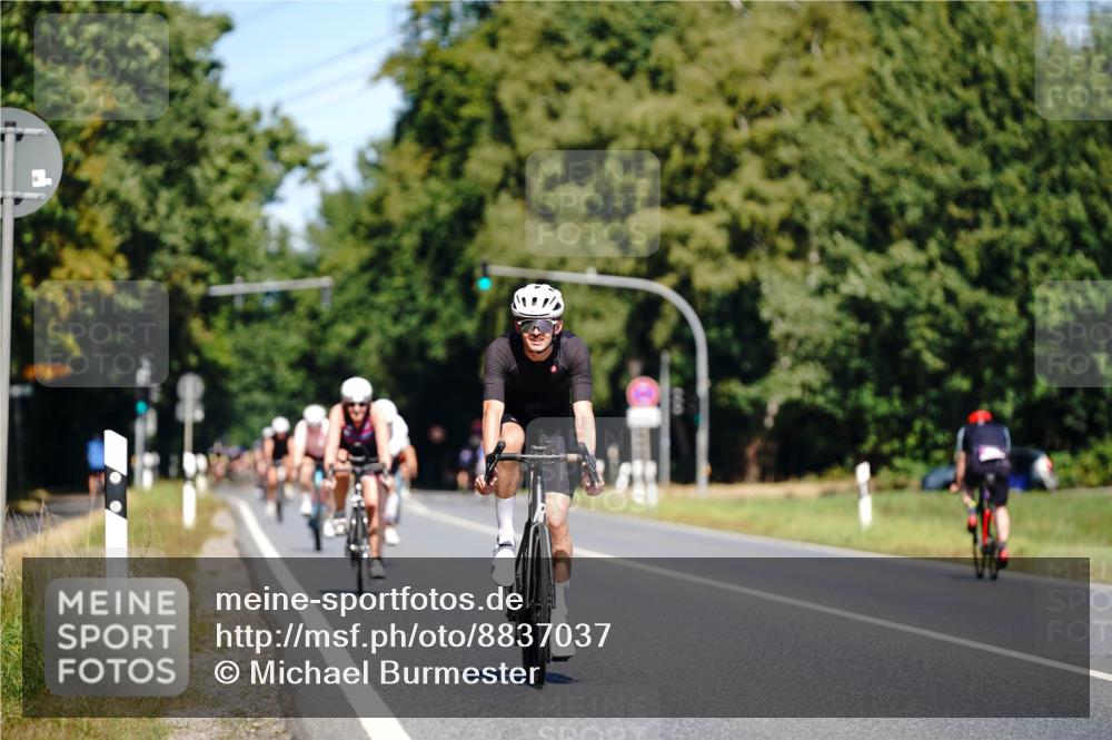 07.09.2025 - 19. Norderstedt Triathlon Michael Burmester http://msf.ph/oto/8837037 07.09.2025 12:51:36 Radfahren 723 meine-sportfotos.de