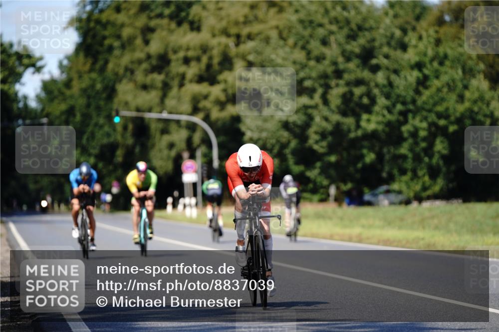 07.09.2025 - 19. Norderstedt Triathlon Michael Burmester http://msf.ph/oto/8837039 07.09.2025 14:12:15 Radfahren 975, 983, 1028 meine-sportfotos.de