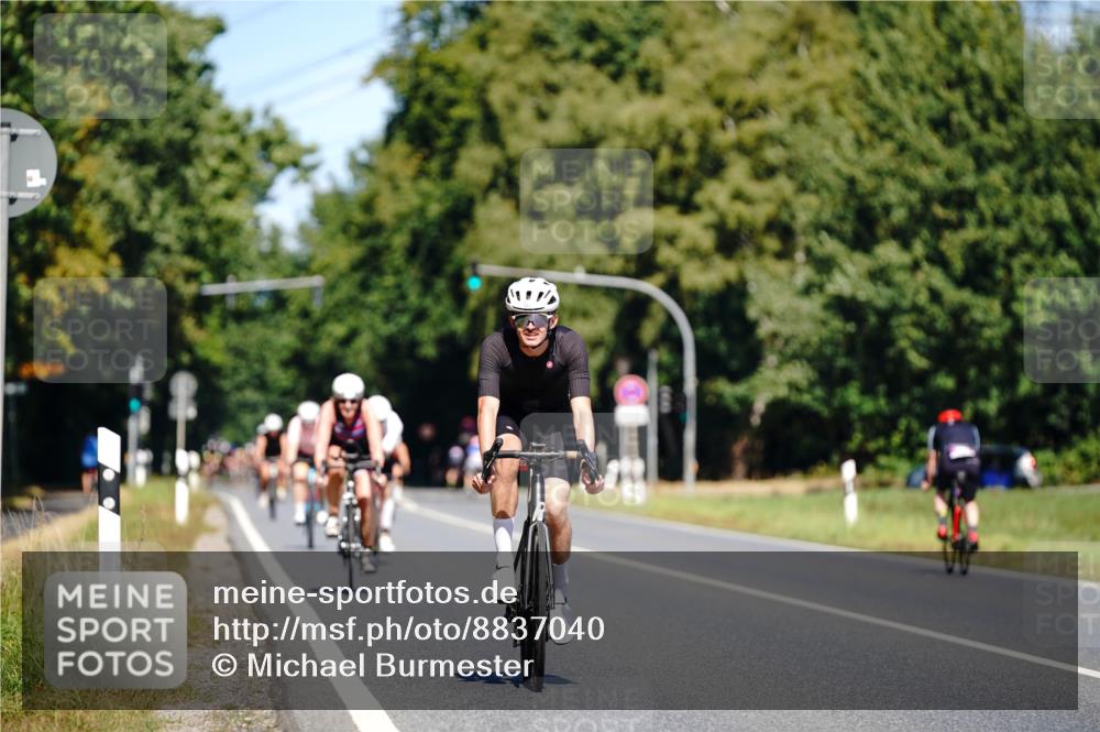 07.09.2025 - 19. Norderstedt Triathlon Michael Burmester http://msf.ph/oto/8837040 07.09.2025 12:51:36 Radfahren 723 meine-sportfotos.de