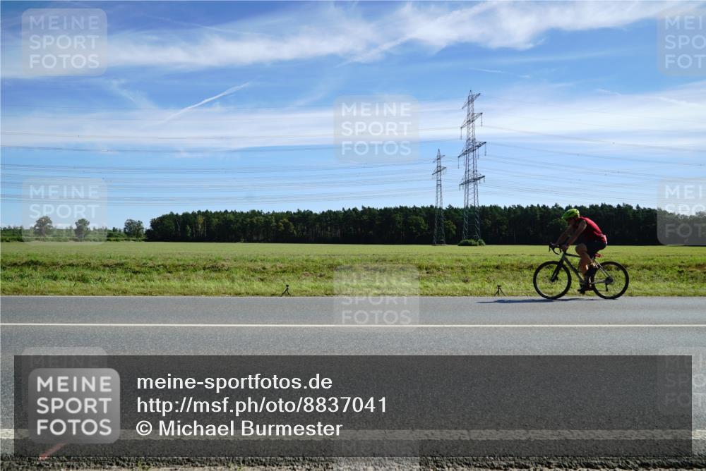 07.09.2025 - 19. Norderstedt Triathlon Michael Burmester http://msf.ph/oto/8837041 07.09.2025 12:02:18 Radfahren 1364 meine-sportfotos.de