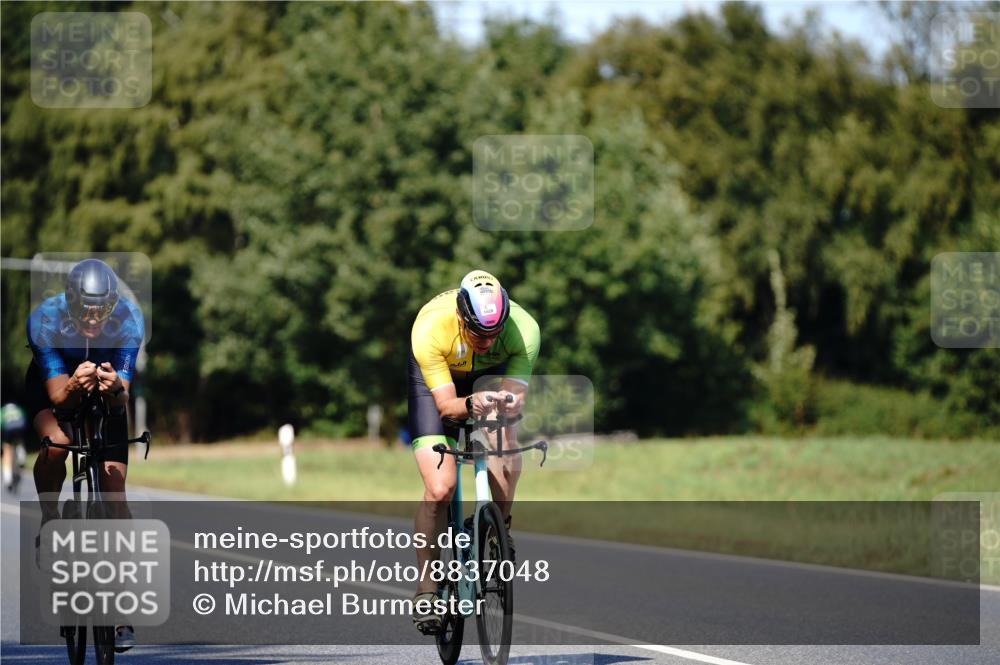 07.09.2025 - 19. Norderstedt Triathlon Michael Burmester http://msf.ph/oto/8837048 07.09.2025 14:12:18 Radfahren 880, 975, 1028 meine-sportfotos.de