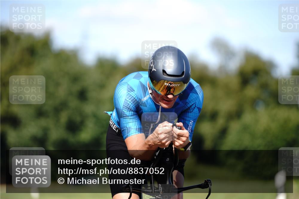 07.09.2025 - 19. Norderstedt Triathlon Michael Burmester http://msf.ph/oto/8837052 07.09.2025 14:12:19 Radfahren 880, 975, 1028 meine-sportfotos.de