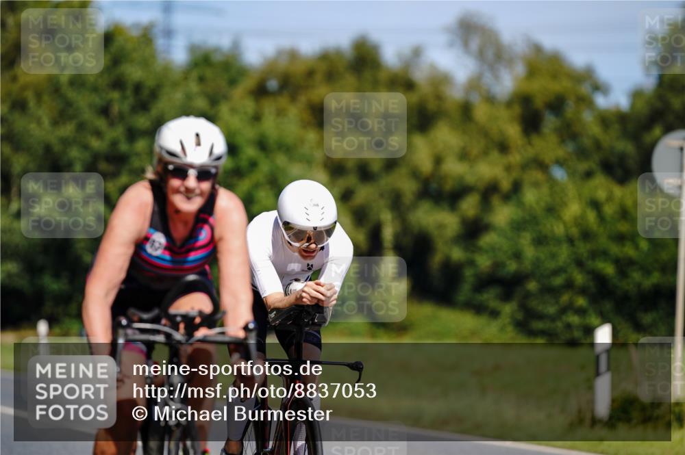 07.09.2025 - 19. Norderstedt Triathlon Michael Burmester http://msf.ph/oto/8837053 07.09.2025 12:51:40 Radfahren 329, 723, 747, 1366 meine-sportfotos.de