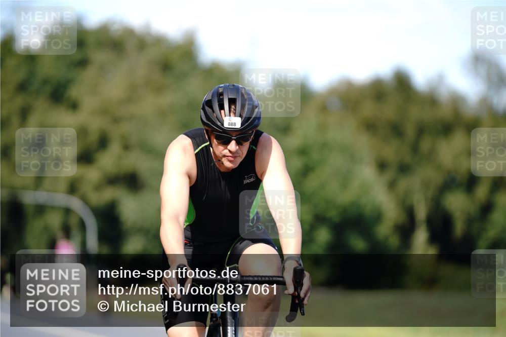 07.09.2025 - 19. Norderstedt Triathlon Michael Burmester http://msf.ph/oto/8837061 07.09.2025 14:12:41 Radfahren 888 meine-sportfotos.de
