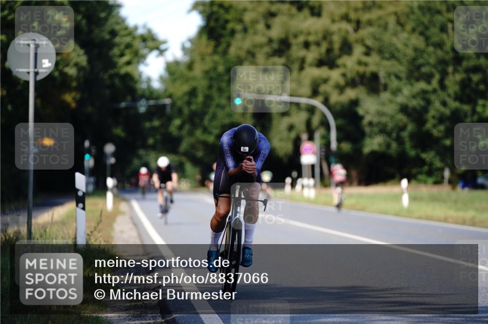 07.09.2025 - 19. Norderstedt Triathlon Michael Burmester http://msf.ph/oto/8837066 07.09.2025 14:12:52 Radfahren 980 meine-sportfotos.de