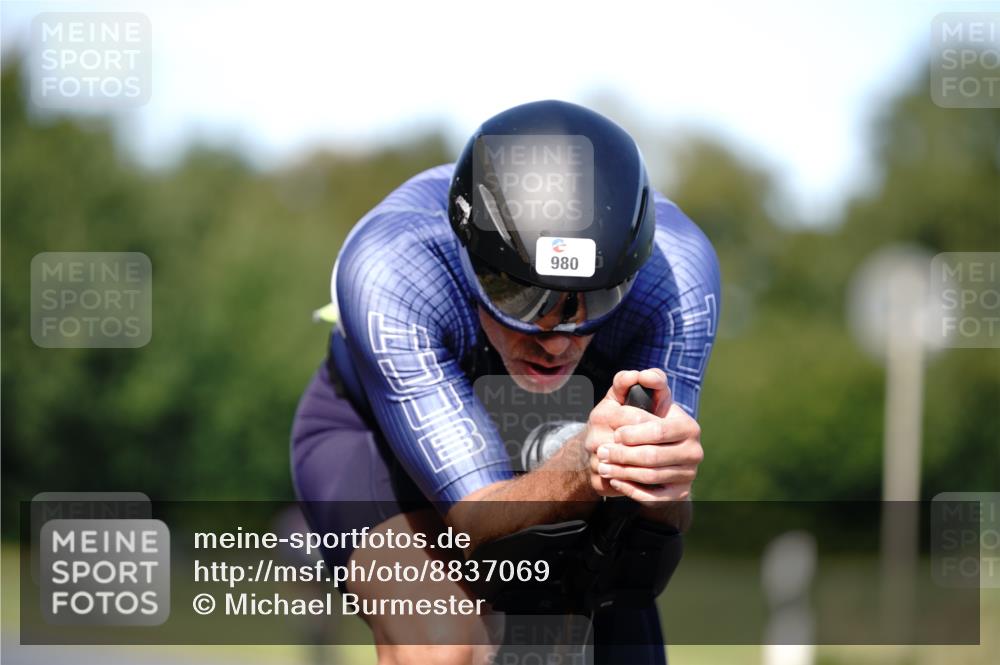 07.09.2025 - 19. Norderstedt Triathlon Michael Burmester http://msf.ph/oto/8837069 07.09.2025 14:12:53 Radfahren 980 meine-sportfotos.de